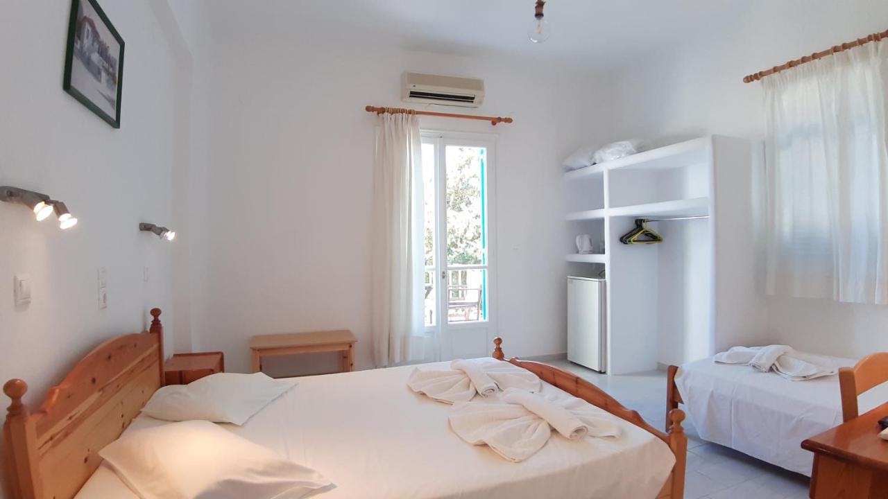 Bizas Rooms & Studios Parikia  Luaran gambar