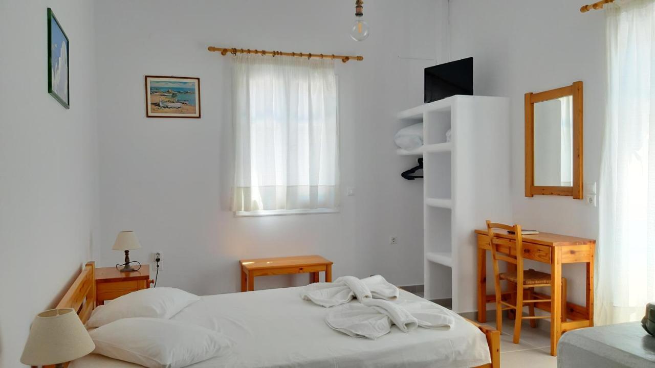 Bizas Rooms & Studios Parikia  Luaran gambar