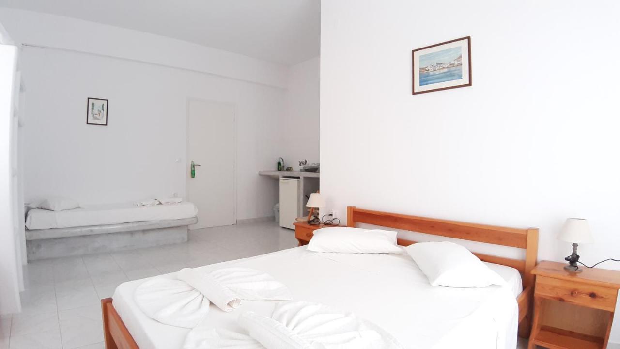 Bizas Rooms & Studios Parikia  Luaran gambar