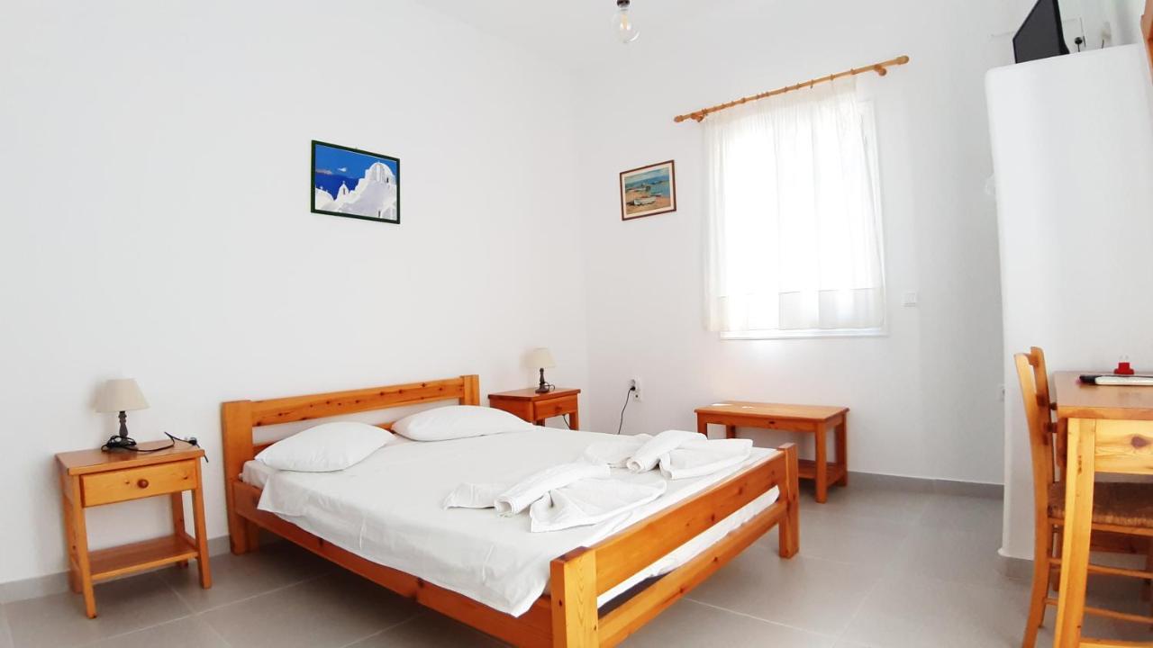 Bizas Rooms & Studios Parikia  Luaran gambar