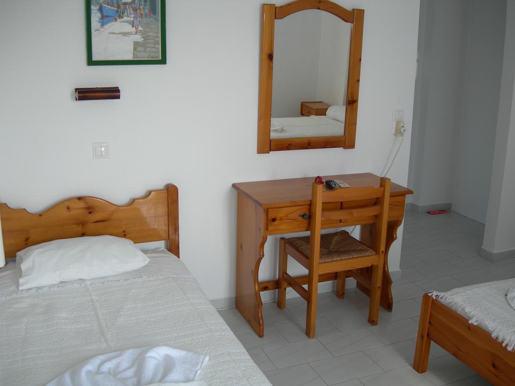 Bizas Rooms & Studios Parikia  Luaran gambar