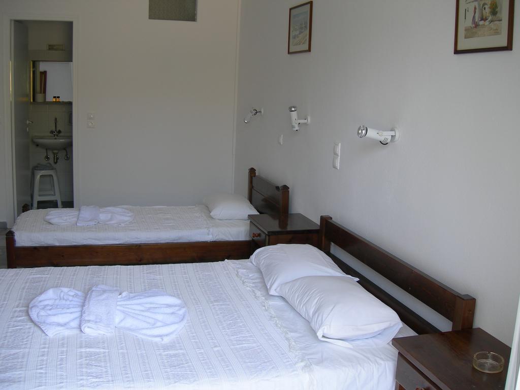 Bizas Rooms & Studios Parikia  Luaran gambar