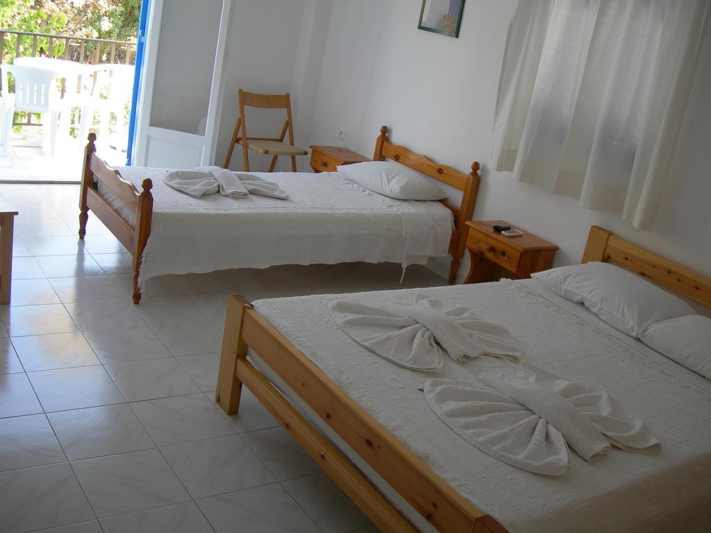 Bizas Rooms & Studios Parikia  Luaran gambar