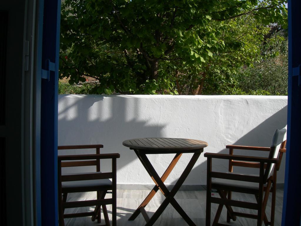 Bizas Rooms & Studios Parikia  Luaran gambar