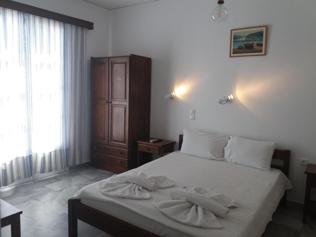 Bizas Rooms & Studios Parikia  Luaran gambar